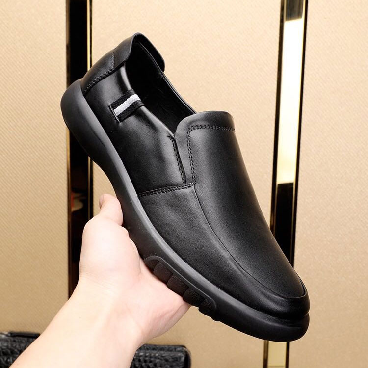 2018 Gucci men Shoes in Calfskin leather