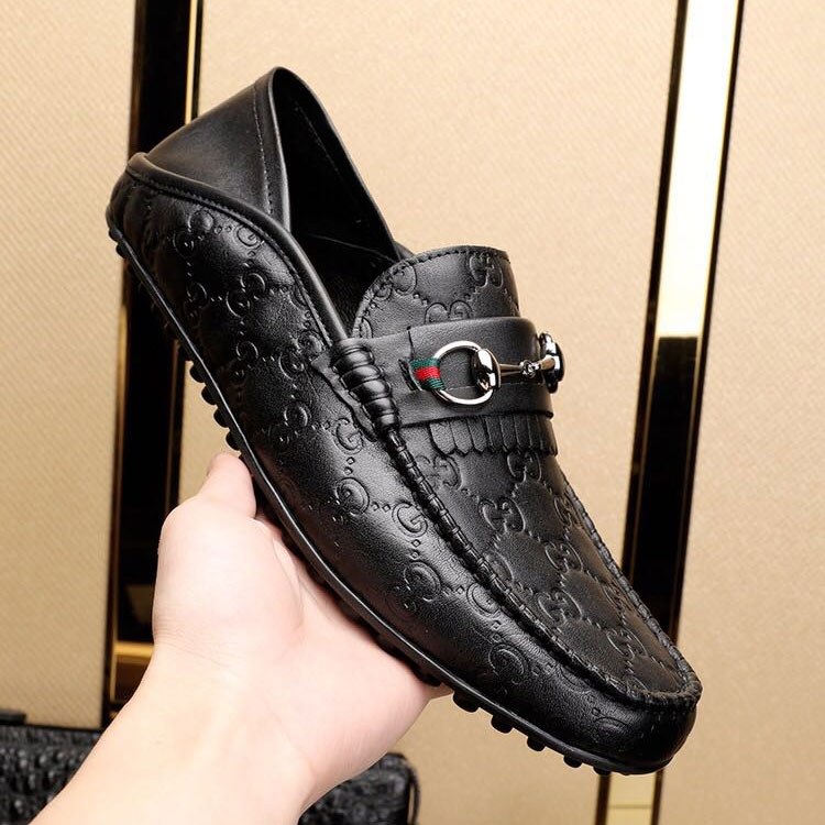 2018 Gucci men Shoes in Calfskin leather