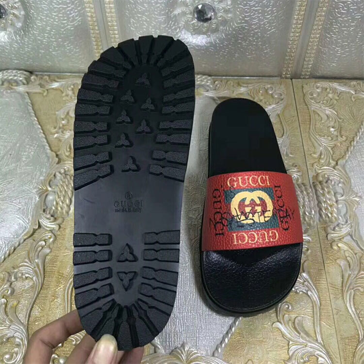 2018 Gucci men Slippers in Calfskin leather