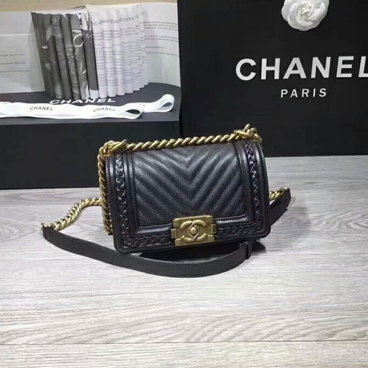 2018 Le Boy Chanel Flap Shoulder Bag