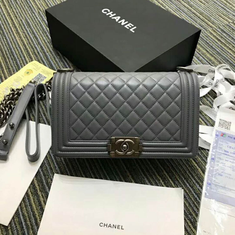 2018 Le Boy Chanel Flap Shoulder Bag