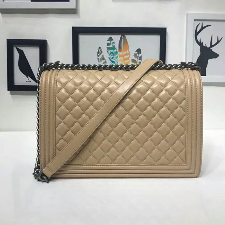 2018 Le Boy Chanel Flap Shoulder Bag