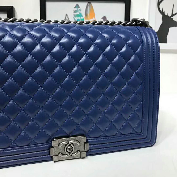 2018 Le Boy Chanel Flap Shoulder Bag