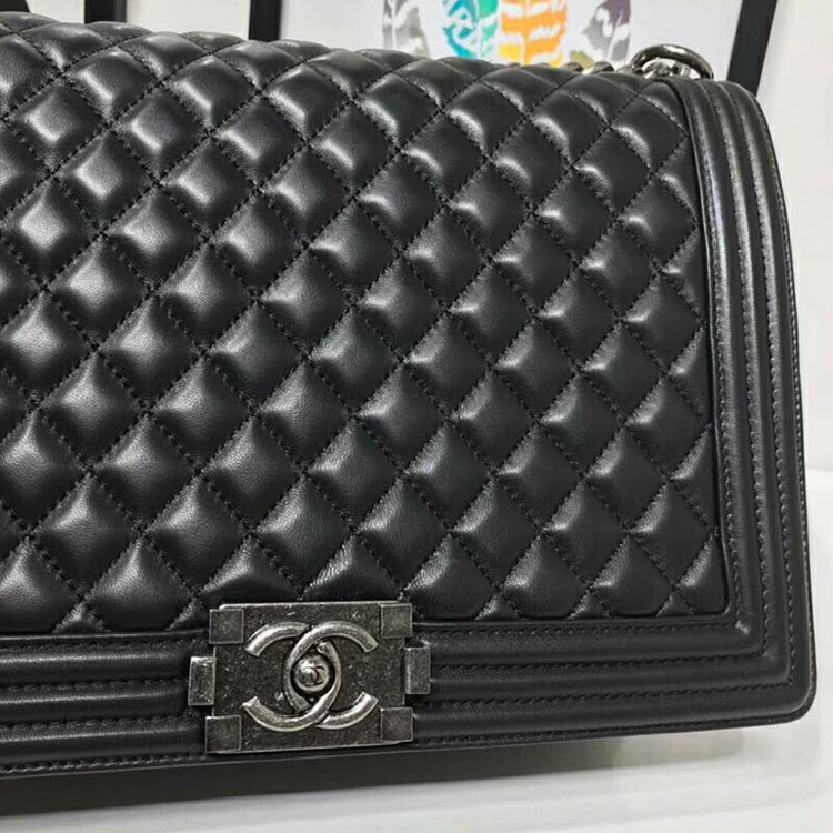 2018 Le Boy Chanel Flap Shoulder Bag