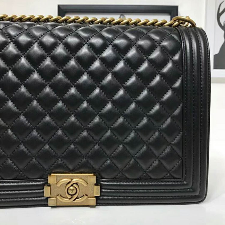 2018 Le Boy Chanel Flap Shoulder Bag