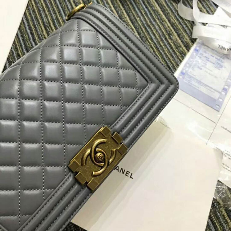 2018 Le Boy Chanel Flap Shoulder Bag