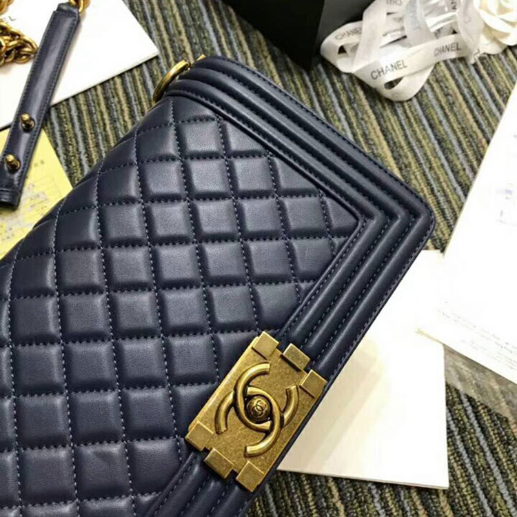 2018 Le Boy Chanel Flap Shoulder Bag