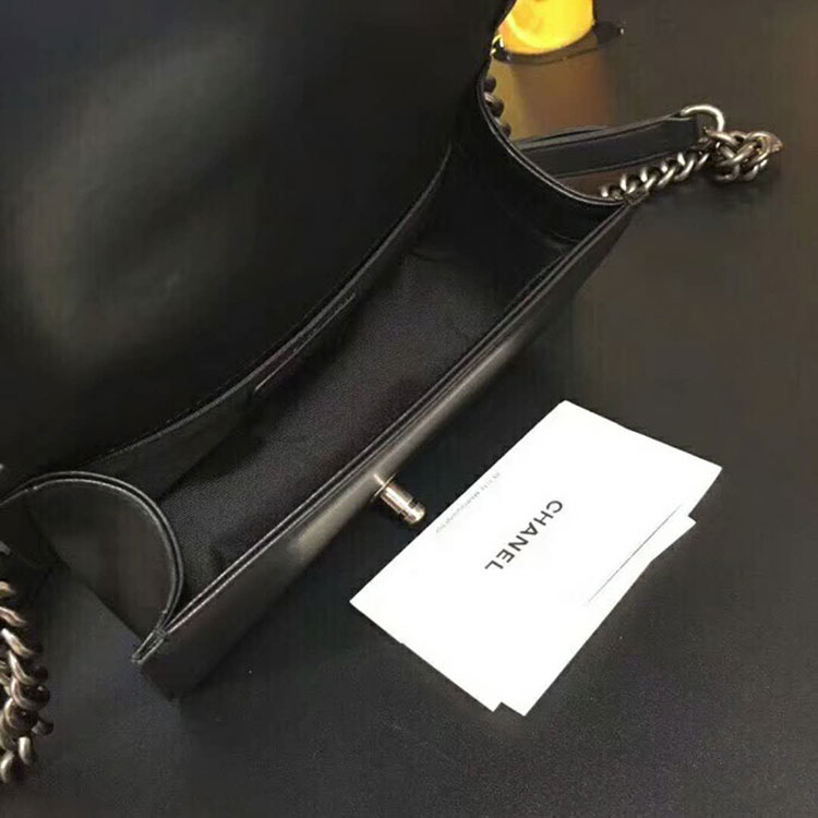 2018 Le Boy Chanel Flap Shoulder Bag