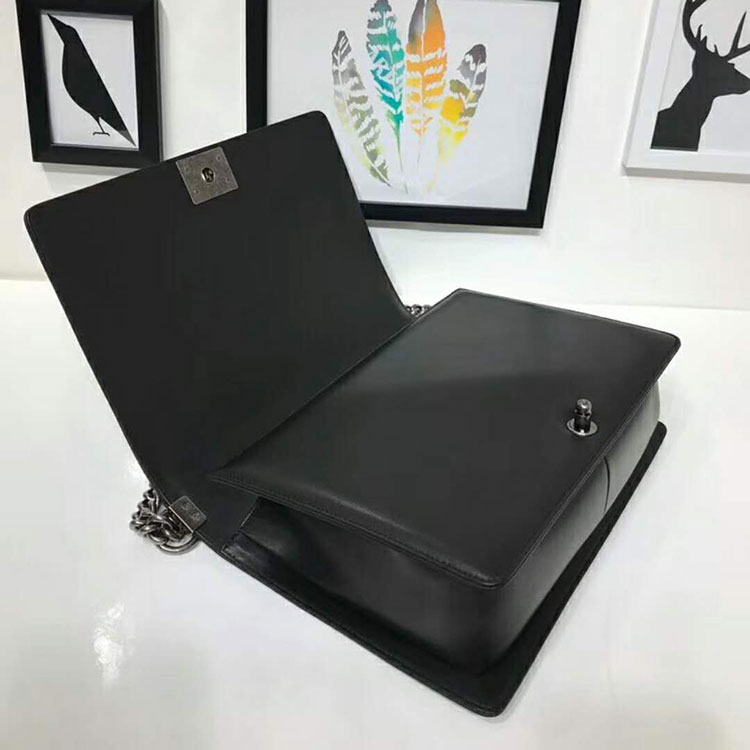 2018 Le Boy Chanel Flap Shoulder Bag