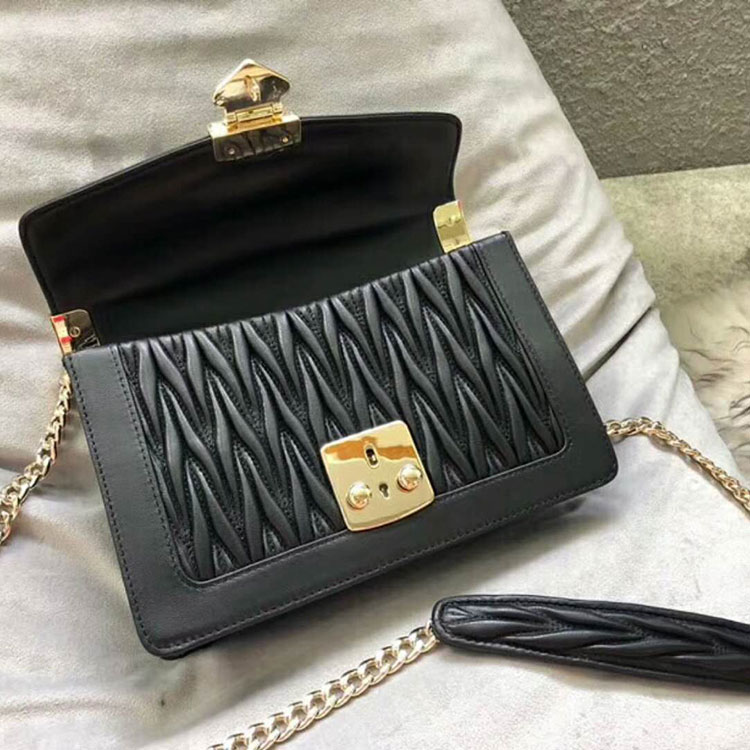 2018 MIU CONFIDENTIAL MATELASSE LEATHER BAG