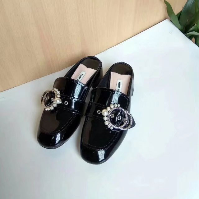 2018 Miu Miu women Slippers in Patent Leather