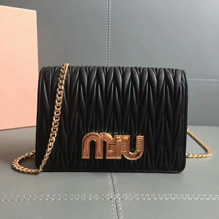 2018 MiuMiu MATELASSE LEATHER SHOULDER BAG