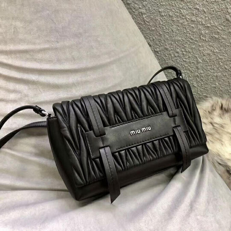 2018 MiuMiu MATELASSE LEATHER SHOULDER BAG