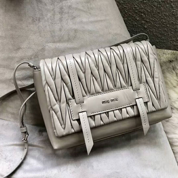 2018 MiuMiu MATELASSE LEATHER SHOULDER BAG