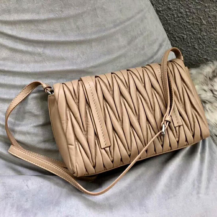 2018 MiuMiu MATELASSE LEATHER SHOULDER BAG