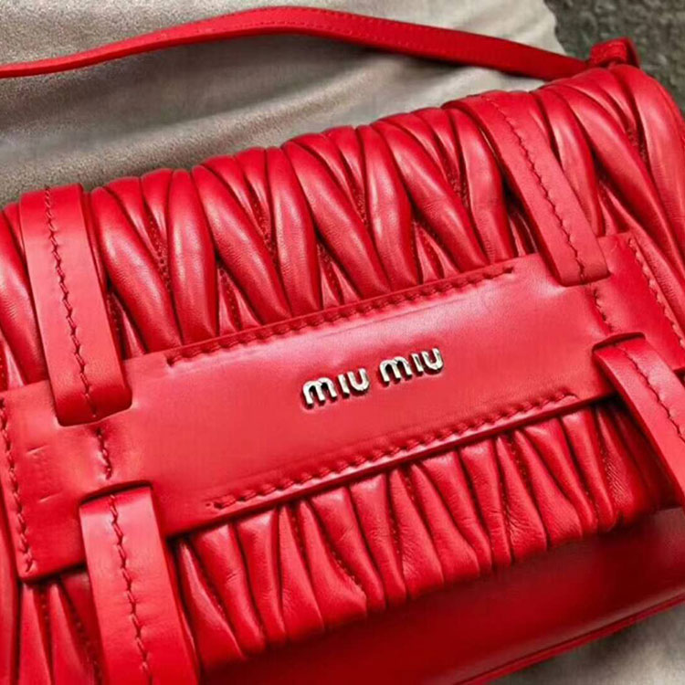 2018 MiuMiu MATELASSE LEATHER SHOULDER BAG