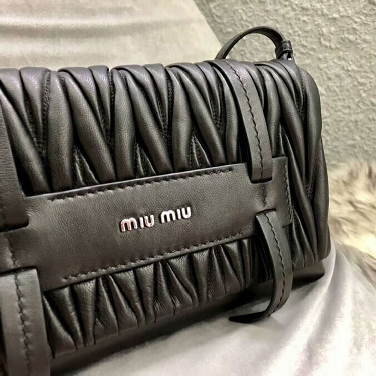 2018 MiuMiu MATELASSE LEATHER SHOULDER BAG