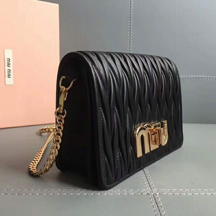 2018 MiuMiu MATELASSE LEATHER SHOULDER BAG