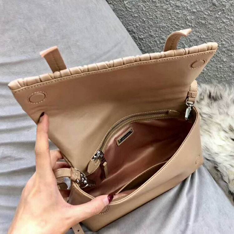 2018 MiuMiu MATELASSE LEATHER SHOULDER BAG