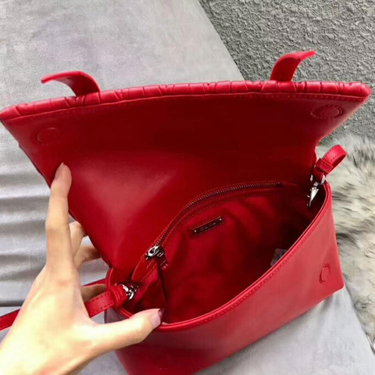 2018 MiuMiu MATELASSE LEATHER SHOULDER BAG