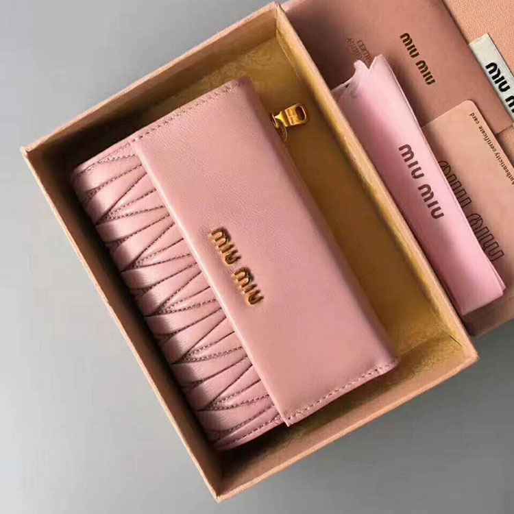 2018 MiuMiu MATELASSE LEATHER WALLET