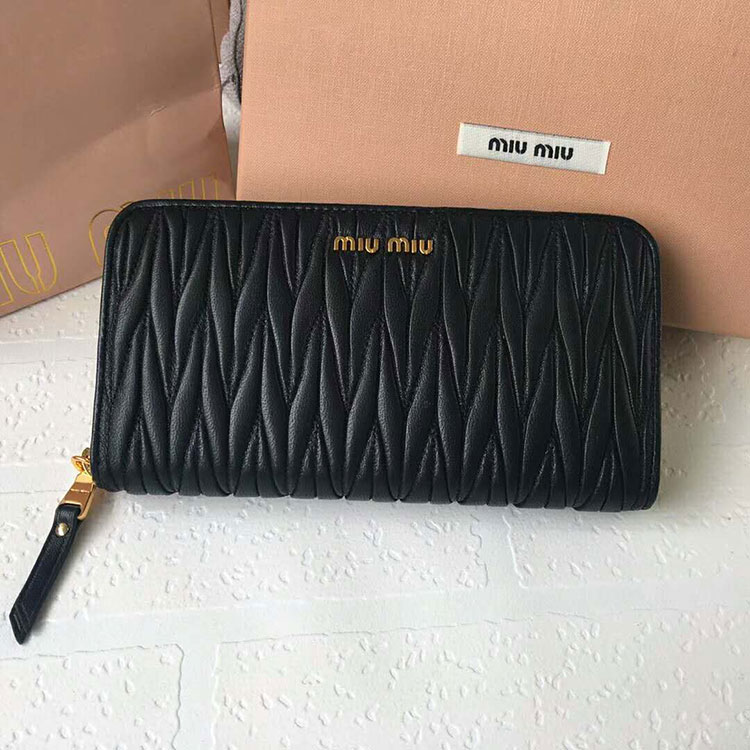 2018 MiuMiu MATELASSE LEATHER WALLET