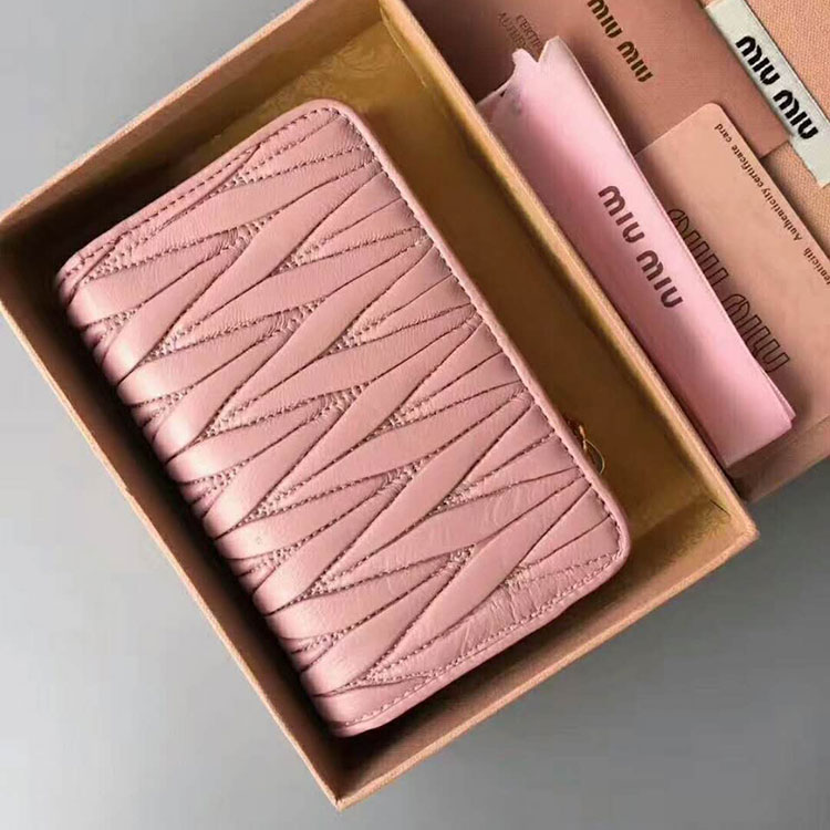 2018 MiuMiu MATELASSE LEATHER WALLET