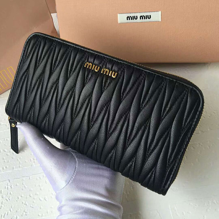 2018 MiuMiu MATELASSE LEATHER WALLET