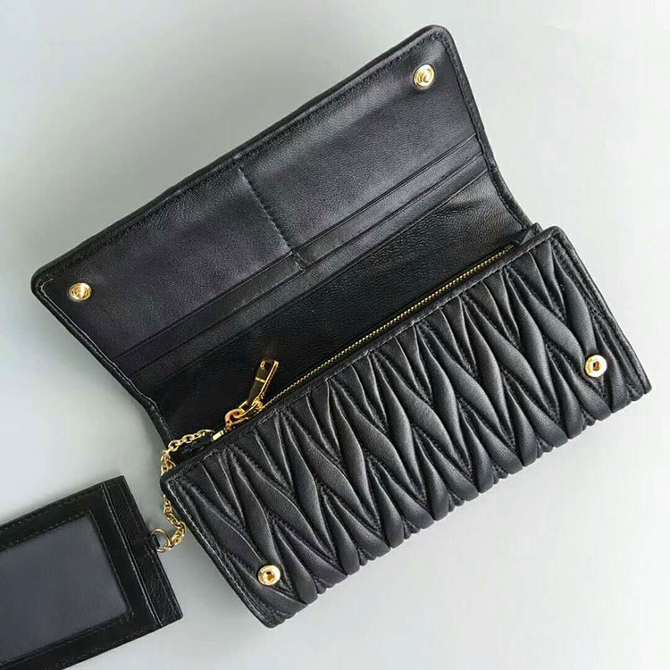 2018 MiuMiu MATELASSE LEATHER WALLET