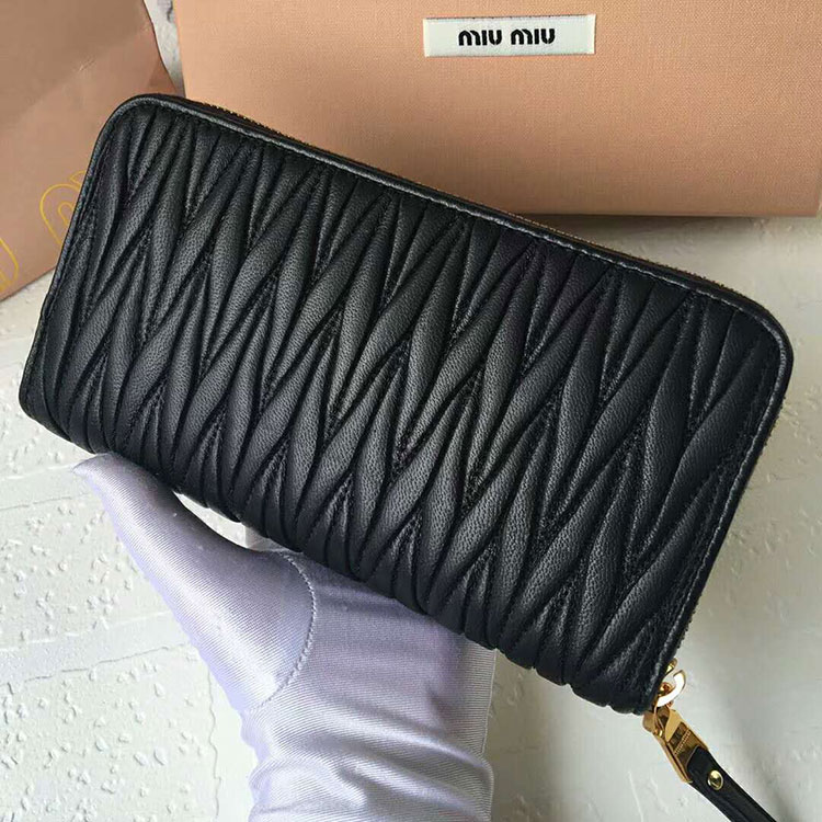 2018 MiuMiu MATELASSE LEATHER WALLET