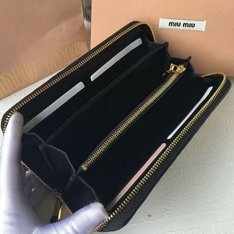 2018 MiuMiu MATELASSE LEATHER WALLET