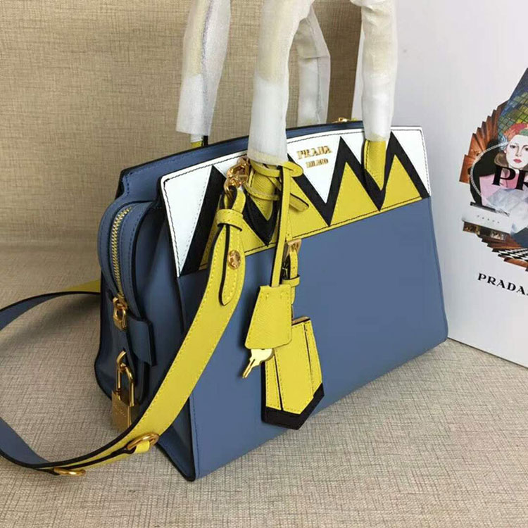 2018 Prada Women esplanade leather bag