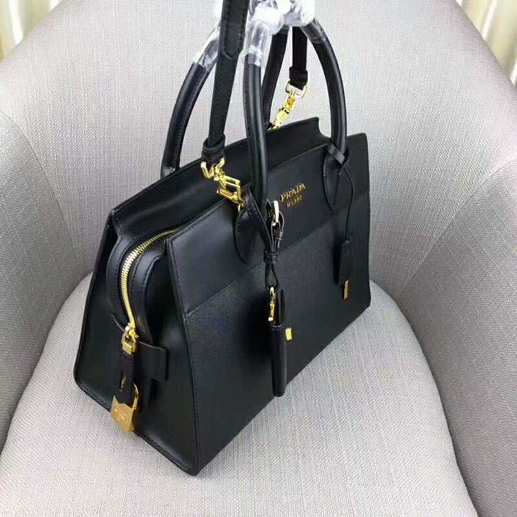 2018 Prada Women esplanade leather bag