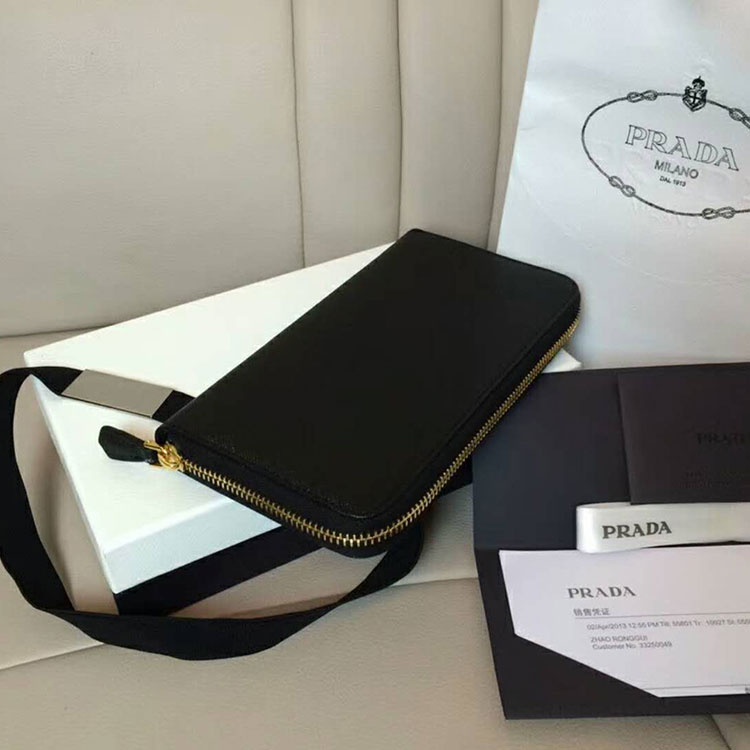 2018 Prada Women leather wallet