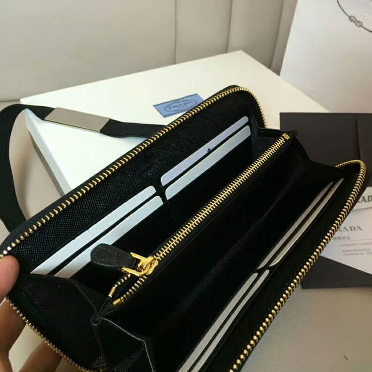 2018 Prada Women leather wallet