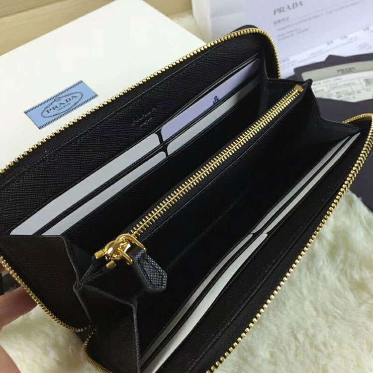 2018 Prada Women leather wallet