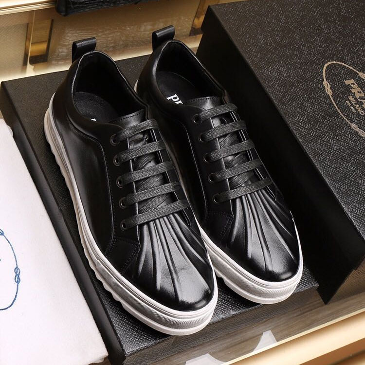 2018 Prada men Sneakers in Calfskin Leather