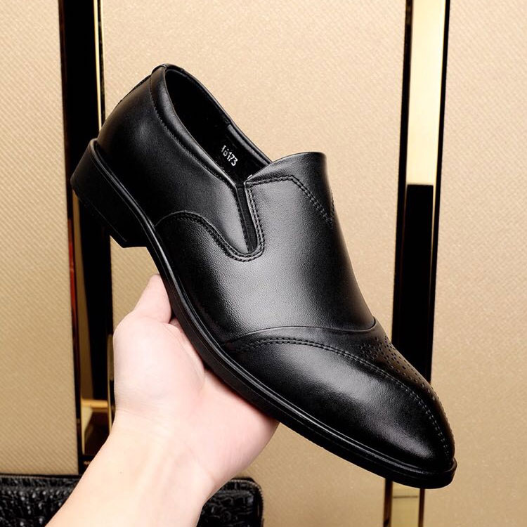 2018 Prada men shoes in Calfskin Leather