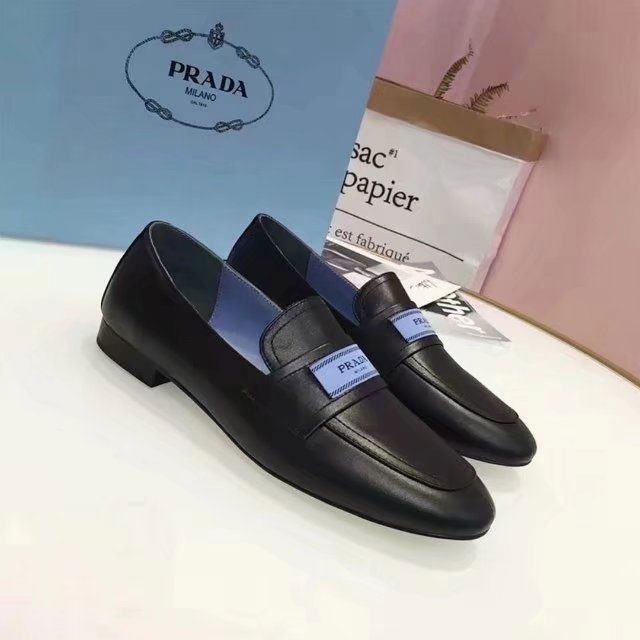 2018 Prada women shoes in Calfskin