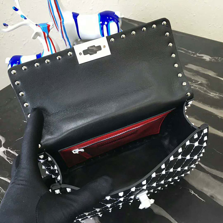 2018 VALENTINO FREE ROCKSTUD SPIKE MEDIUM CHAIN BAG