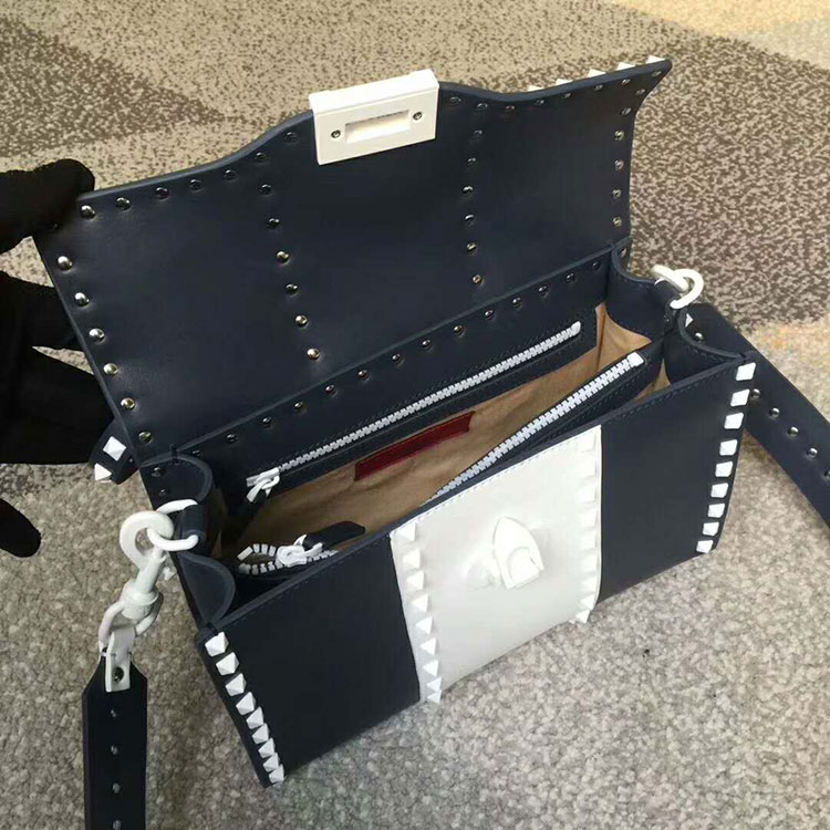 2018 VALENTINO FREE ROCKSTUD SPIKE SMALL SINGLE HANDLE BAG