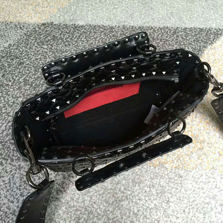 2018 VALENTINO GARAVANI ROCKSTUD SPIKE BAG 1402