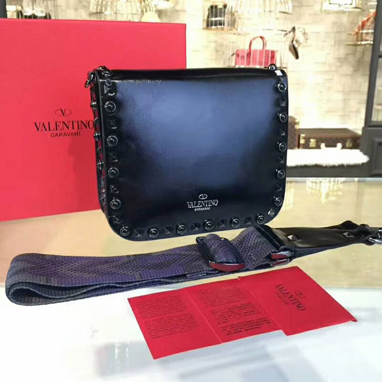 2018 Valentino GUITAR ROCKSTUD ROLLING CROSS BODY BAG