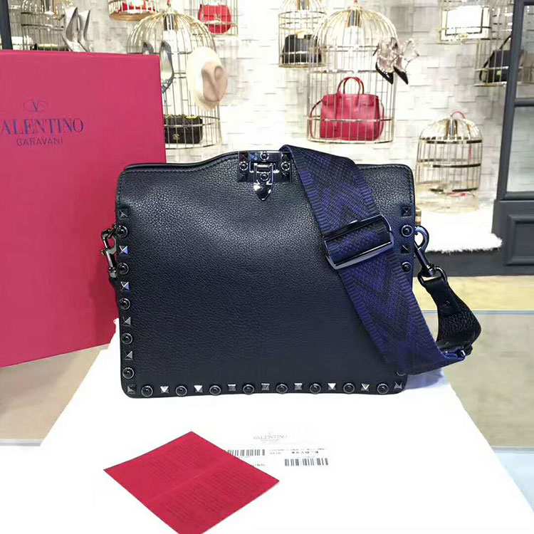 2018 Valentino GUITAR ROCKSTUD ROLLING HOBO BAG