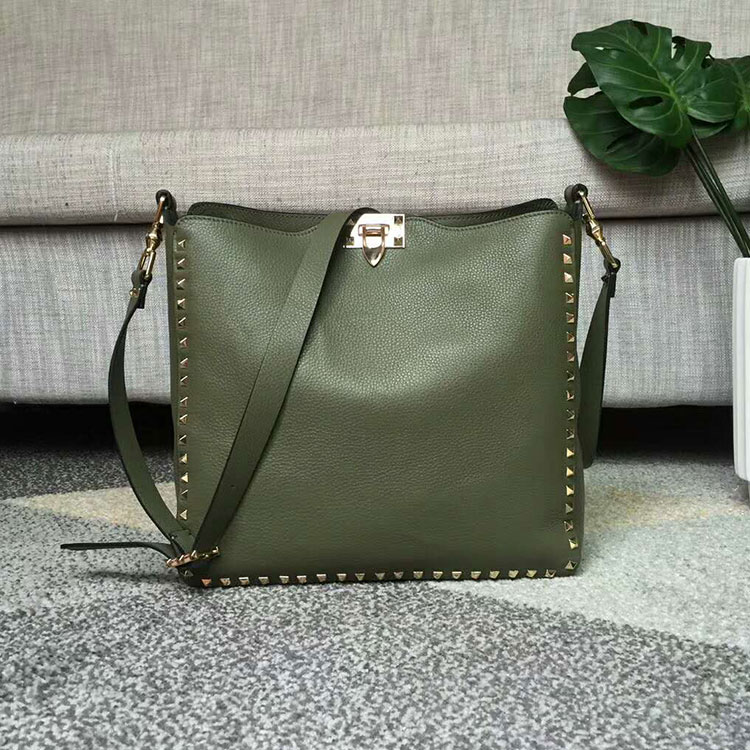 2018 Valentino GUITAR ROCKSTUD ROLLING HOBO BAG