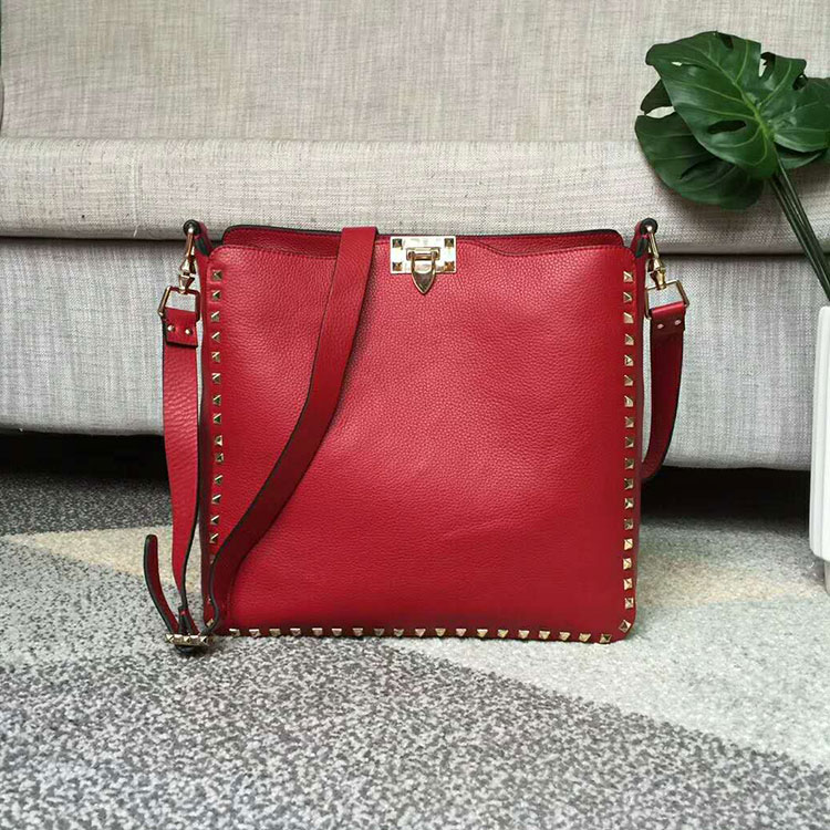 2018 Valentino GUITAR ROCKSTUD ROLLING HOBO BAG