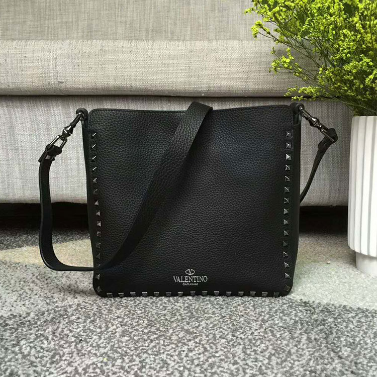 2018 Valentino GUITAR ROCKSTUD ROLLING HOBO BAG