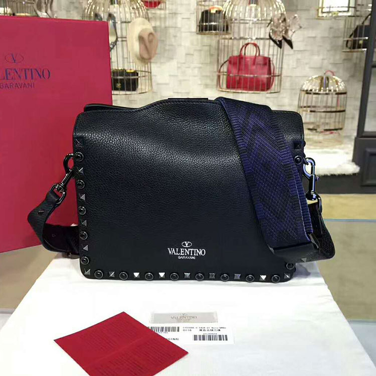 2018 Valentino GUITAR ROCKSTUD ROLLING HOBO BAG