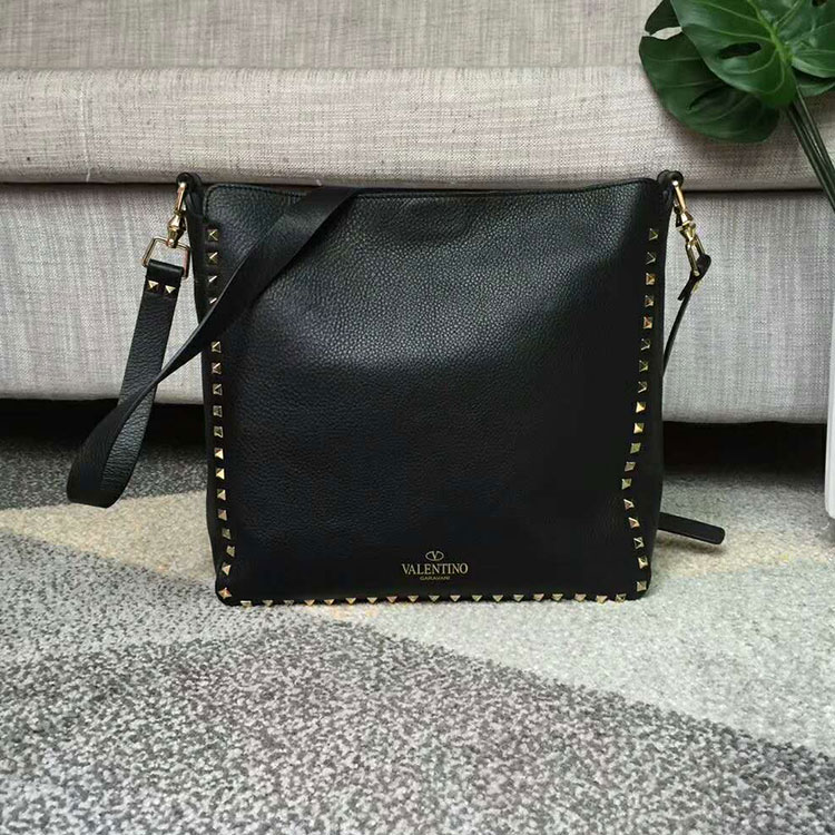 2018 Valentino GUITAR ROCKSTUD ROLLING HOBO BAG