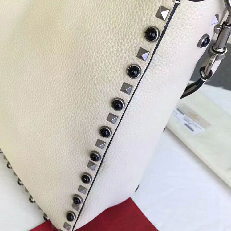 2018 Valentino GUITAR ROCKSTUD ROLLING HOBO BAG